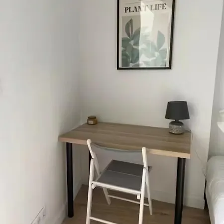 Beautiful Tram D Croix De Seguey * 波尔多